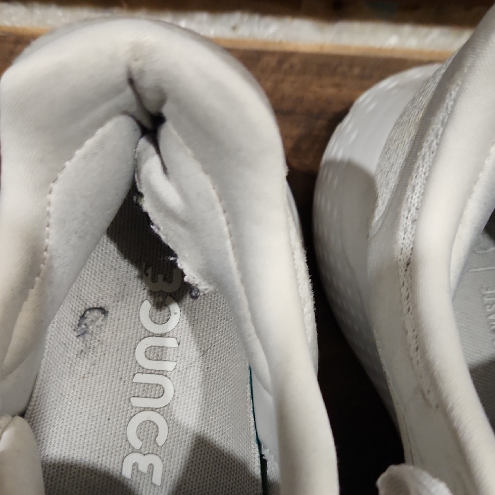 Adidas Shoe - Picture 6 of 8